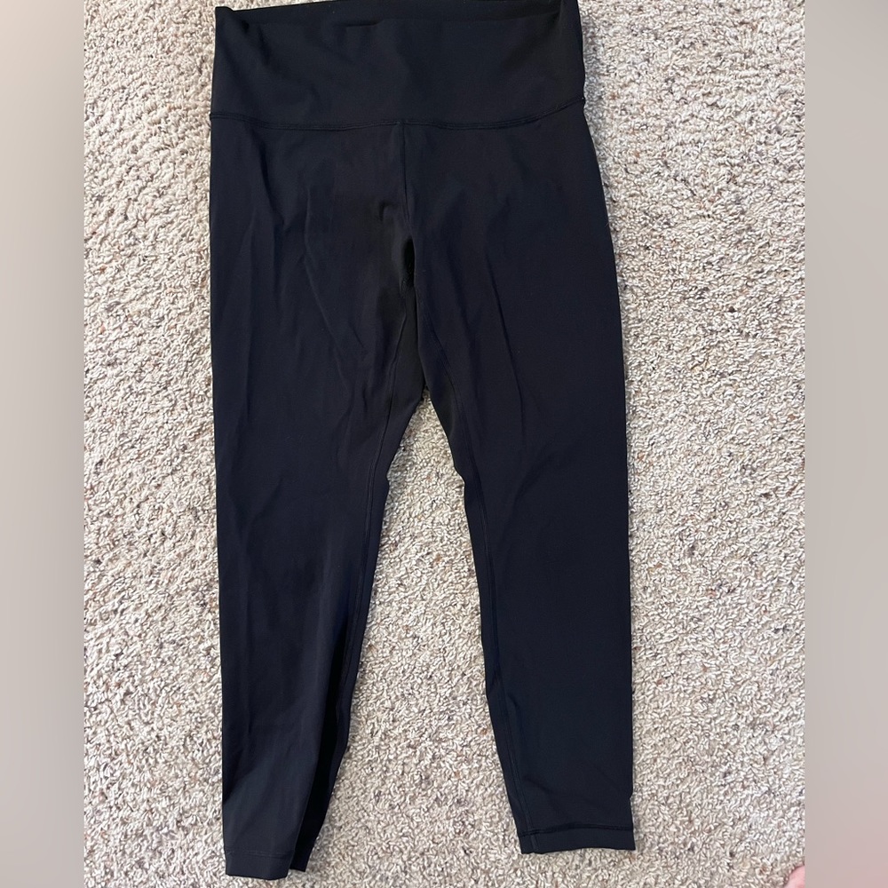 Lululemon Wunder Leggings EUC. 25”.  Size 12 and 14.